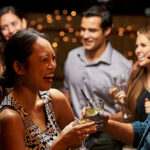 singles-mingle-at-party